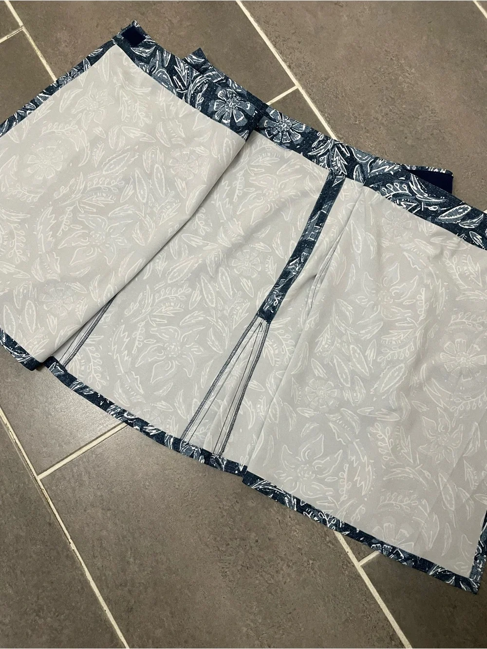 RipSkirt Hawaii Length 2 skirt with pockets size Large